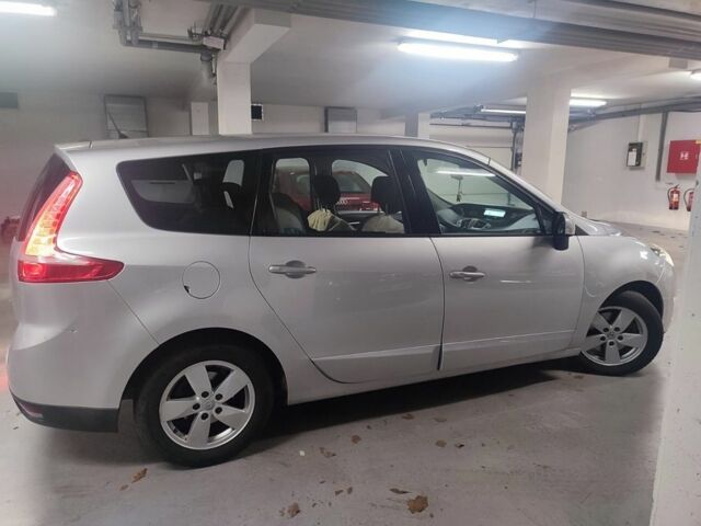 Серый Рено Сценик III, объемом двигателя 1.5 л и пробегом 260 тыс. км за 7000 $, фото 9 на Automoto.ua