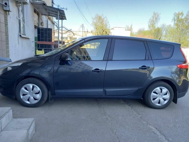 Серый Рено Сценик III, объемом двигателя 1.5 л и пробегом 229 тыс. км за 6700 $, фото 11 на Automoto.ua