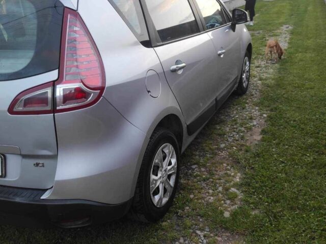 Серый Рено Сценик III, объемом двигателя 1.5 л и пробегом 214 тыс. км за 6500 $, фото 3 на Automoto.ua