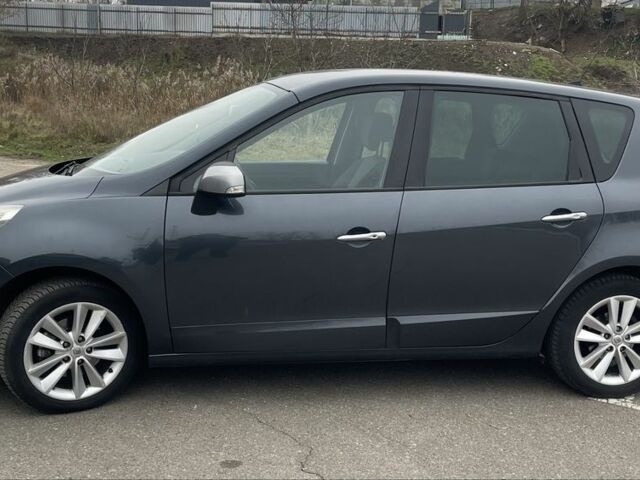 Серый Рено Сценик III, объемом двигателя 1.6 л и пробегом 237 тыс. км за 7900 $, фото 4 на Automoto.ua