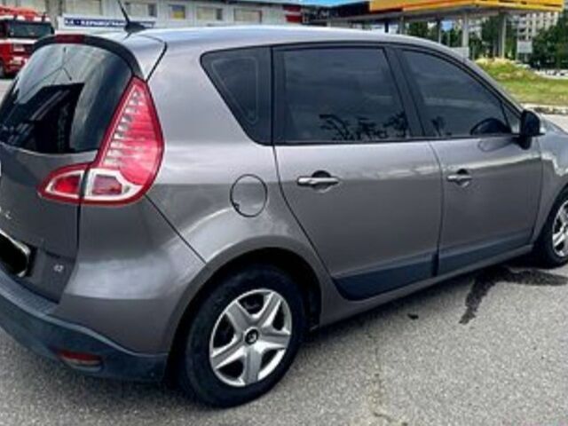 Серый Рено Сценик III, объемом двигателя 1.5 л и пробегом 217 тыс. км за 7000 $, фото 2 на Automoto.ua