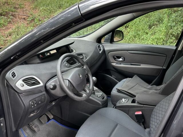 Серый Рено Сценик III, объемом двигателя 1.5 л и пробегом 270 тыс. км за 5500 $, фото 10 на Automoto.ua