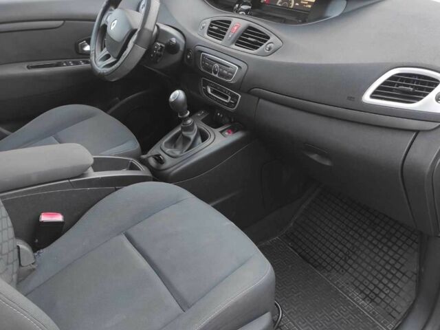 Серый Рено Сценик III, объемом двигателя 1.5 л и пробегом 214 тыс. км за 6500 $, фото 14 на Automoto.ua