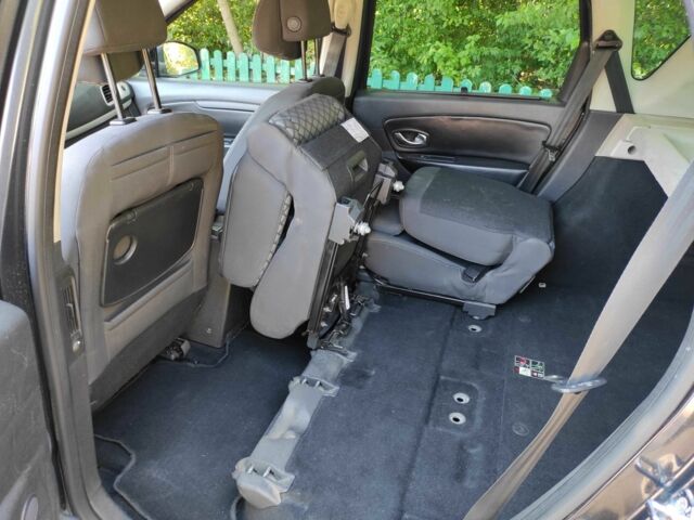 Серый Рено Сценик III, объемом двигателя 1.5 л и пробегом 336 тыс. км за 6000 $, фото 9 на Automoto.ua