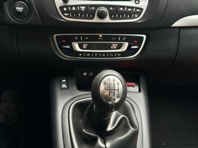 Серый Рено Сценик III, объемом двигателя 1.6 л и пробегом 269 тыс. км за 6900 $, фото 11 на Automoto.ua