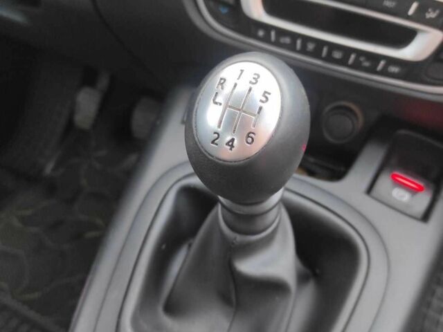 Серый Рено Сценик III, объемом двигателя 1.5 л и пробегом 214 тыс. км за 6500 $, фото 11 на Automoto.ua