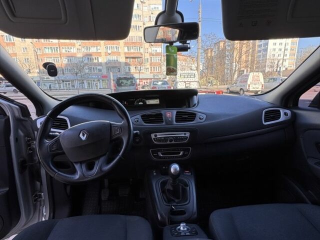 Серый Рено Сценик III, объемом двигателя 1.5 л и пробегом 330 тыс. км за 6400 $, фото 5 на Automoto.ua