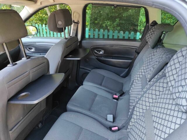 Серый Рено Сценик III, объемом двигателя 1.5 л и пробегом 336 тыс. км за 6000 $, фото 8 на Automoto.ua