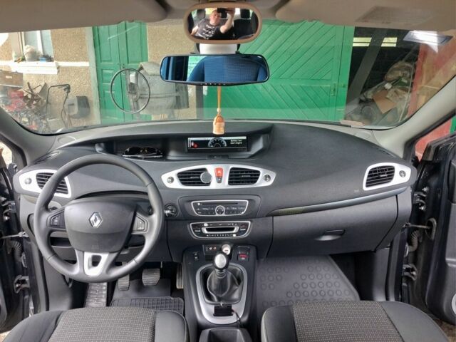 Серый Рено Сценик III, объемом двигателя 1.4 л и пробегом 277 тыс. км за 5950 $, фото 6 на Automoto.ua