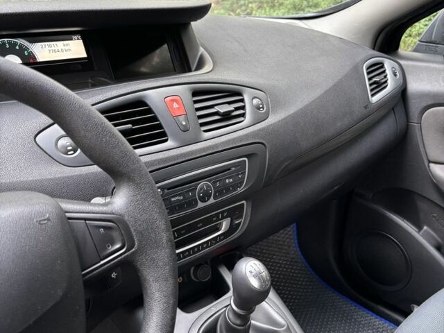 Серый Рено Сценик III, объемом двигателя 1.5 л и пробегом 270 тыс. км за 5500 $, фото 12 на Automoto.ua