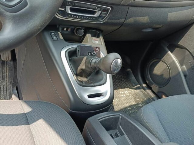 Серый Рено Сценик III, объемом двигателя 1.5 л и пробегом 217 тыс. км за 7000 $, фото 6 на Automoto.ua