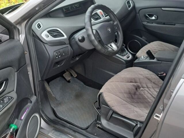 Серый Рено Сценик III, объемом двигателя 1.5 л и пробегом 203 тыс. км за 7500 $, фото 1 на Automoto.ua