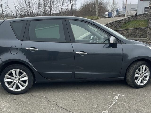 Серый Рено Сценик III, объемом двигателя 1.6 л и пробегом 237 тыс. км за 7900 $, фото 2 на Automoto.ua