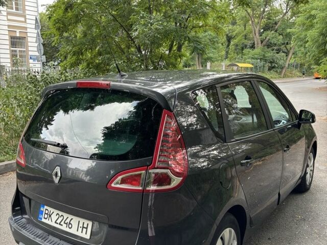 Серый Рено Сценик III, объемом двигателя 1.5 л и пробегом 270 тыс. км за 5500 $, фото 6 на Automoto.ua