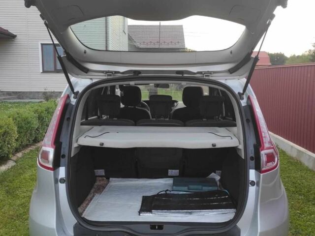 Серый Рено Сценик III, объемом двигателя 1.5 л и пробегом 214 тыс. км за 6500 $, фото 4 на Automoto.ua