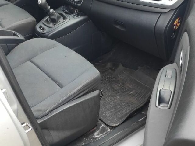 Серый Рено Сценик III, объемом двигателя 1 л и пробегом 720 тыс. км за 2500 $, фото 1 на Automoto.ua