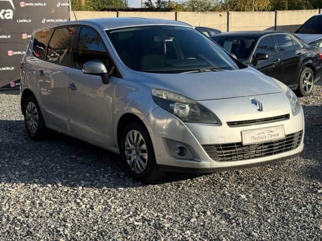 Серый Рено Сценик III, объемом двигателя 1.5 л и пробегом 278 тыс. км за 7900 $, фото 1 на Automoto.ua