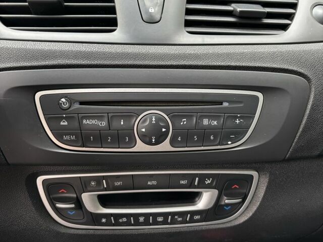 Серый Рено Сценик III, объемом двигателя 1.5 л и пробегом 270 тыс. км за 5500 $, фото 13 на Automoto.ua