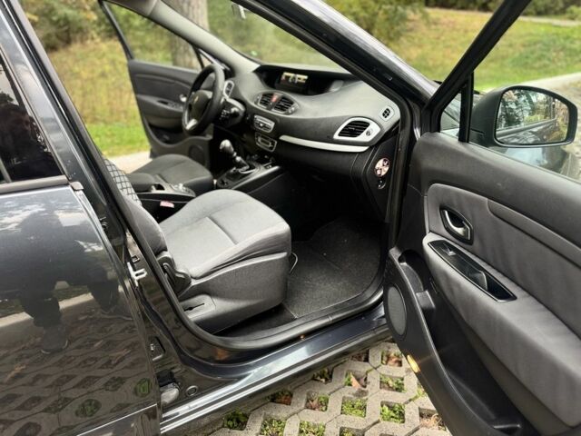 Серый Рено Сценик III, объемом двигателя 1.6 л и пробегом 269 тыс. км за 6900 $, фото 14 на Automoto.ua