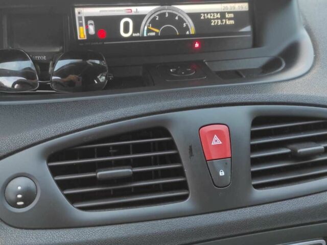 Серый Рено Сценик III, объемом двигателя 1.5 л и пробегом 214 тыс. км за 6500 $, фото 7 на Automoto.ua