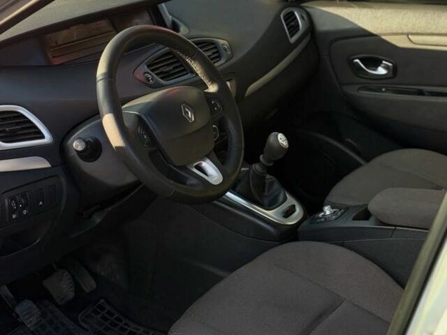 Серый Рено Сценик III, объемом двигателя 1.5 л и пробегом 278 тыс. км за 7900 $, фото 8 на Automoto.ua