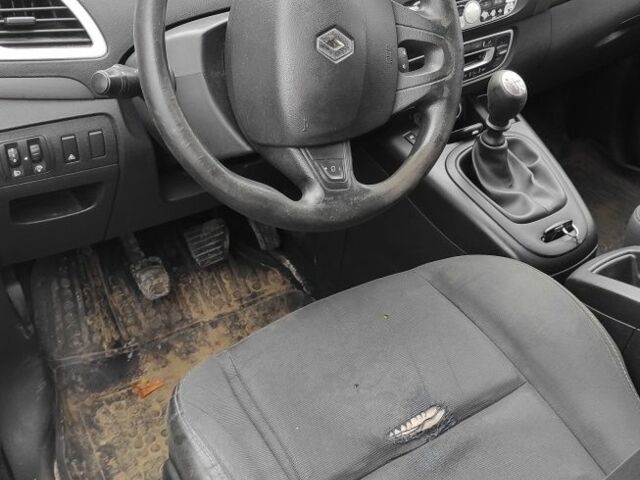 Серый Рено Сценик III, объемом двигателя 1 л и пробегом 720 тыс. км за 2500 $, фото 7 на Automoto.ua