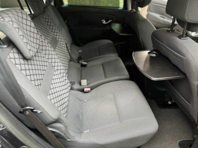 Серый Рено Сценик III, объемом двигателя 1.6 л и пробегом 269 тыс. км за 6900 $, фото 15 на Automoto.ua