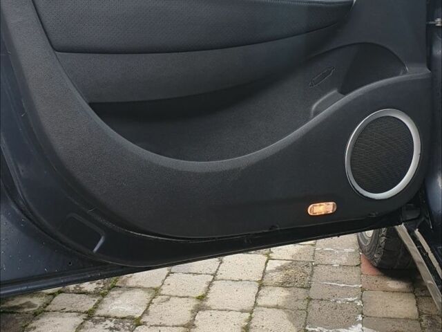 Серый Рено Сценик III, объемом двигателя 1.9 л и пробегом 238 тыс. км за 7300 $, фото 5 на Automoto.ua