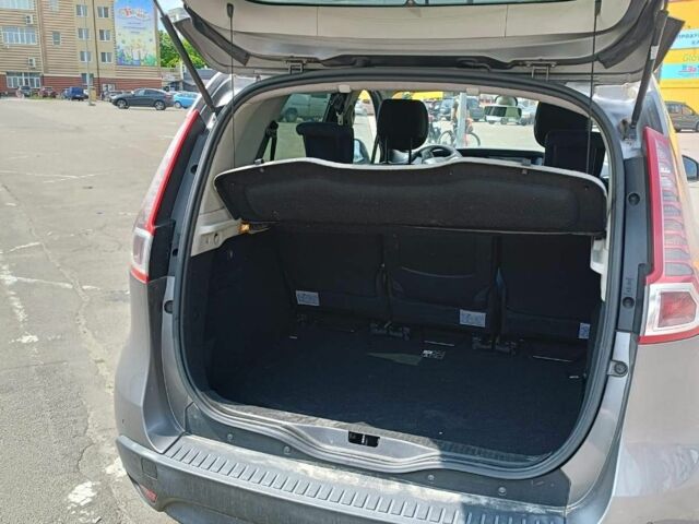 Серый Рено Сценик III, объемом двигателя 1.5 л и пробегом 217 тыс. км за 7000 $, фото 5 на Automoto.ua