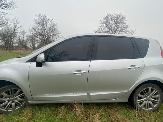 Серый Рено Сценик III, объемом двигателя 1.5 л и пробегом 260 тыс. км за 5300 $, фото 1 на Automoto.ua