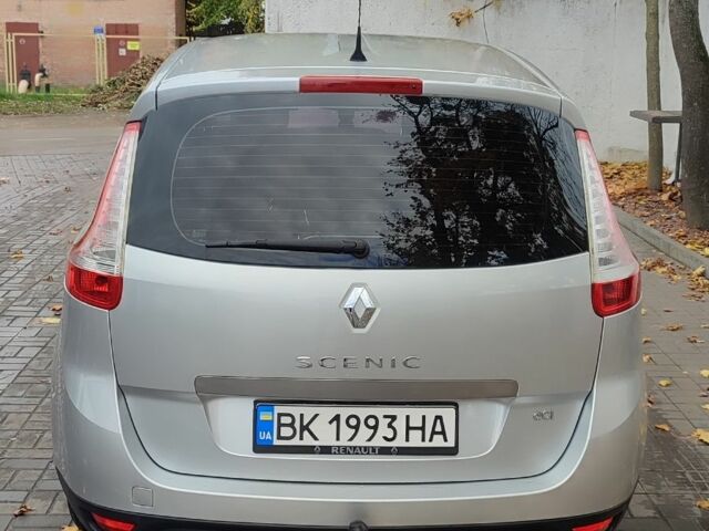 Сірий Рено Сценік III, об'ємом двигуна 1.5 л та пробігом 3 тис. км за 8500 $, фото 12 на Automoto.ua