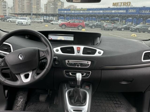 Серый Рено Сценик III, объемом двигателя 1.5 л и пробегом 224 тыс. км за 7500 $, фото 12 на Automoto.ua