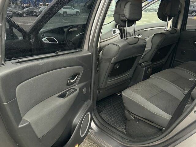 Серый Рено Сценик III, объемом двигателя 1.5 л и пробегом 224 тыс. км за 7500 $, фото 11 на Automoto.ua