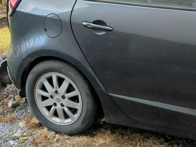 Серый Рено Сценик III, объемом двигателя 1.5 л и пробегом 280 тыс. км за 3500 $, фото 2 на Automoto.ua