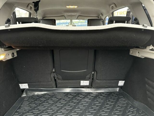 Серый Рено Сценик III, объемом двигателя 1.5 л и пробегом 224 тыс. км за 7500 $, фото 13 на Automoto.ua