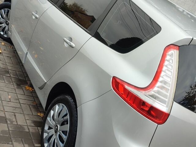 Сірий Рено Сценік III, об'ємом двигуна 1.5 л та пробігом 3 тис. км за 8500 $, фото 6 на Automoto.ua