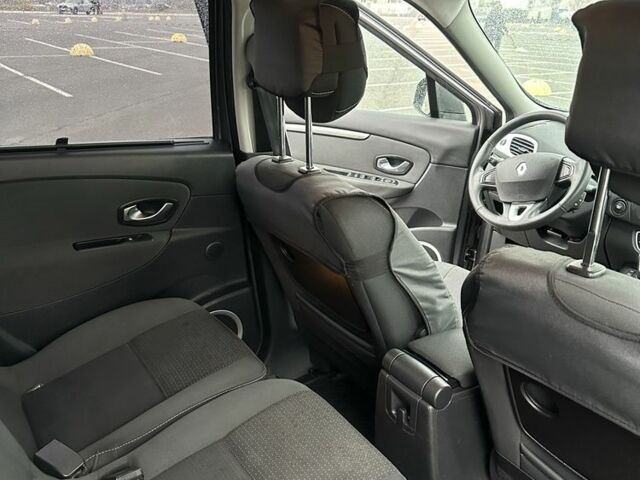 Серый Рено Сценик III, объемом двигателя 1.5 л и пробегом 224 тыс. км за 7500 $, фото 10 на Automoto.ua