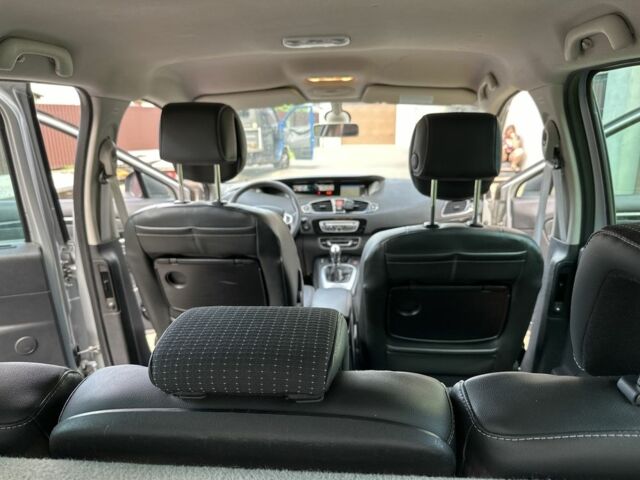 Сірий Рено Сценік III, об'ємом двигуна 1.6 л та пробігом 250 тис. км за 7200 $, фото 4 на Automoto.ua