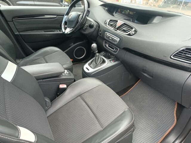 Рено Сценік III 2011 у Чернігові на Automoto.ua Сірий Рено Сценік III, об'ємом двигуна 1.5 л та пробігом 220 тис. км за 6500 $, фото 5 на Automoto.ua