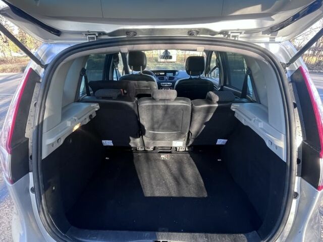 Серый Рено Сценик III, объемом двигателя 1.9 л и пробегом 262 тыс. км за 3999 $, фото 8 на Automoto.ua