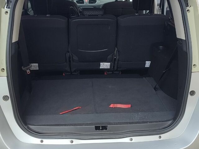 Сірий Рено Сценік III, об'ємом двигуна 1.5 л та пробігом 3 тис. км за 8500 $, фото 3 на Automoto.ua