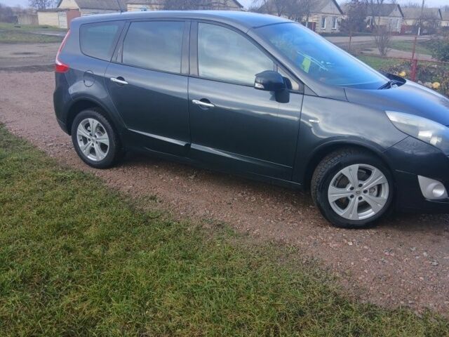 Серый Рено Сценик III, объемом двигателя 1.5 л и пробегом 245 тыс. км за 7800 $, фото 3 на Automoto.ua