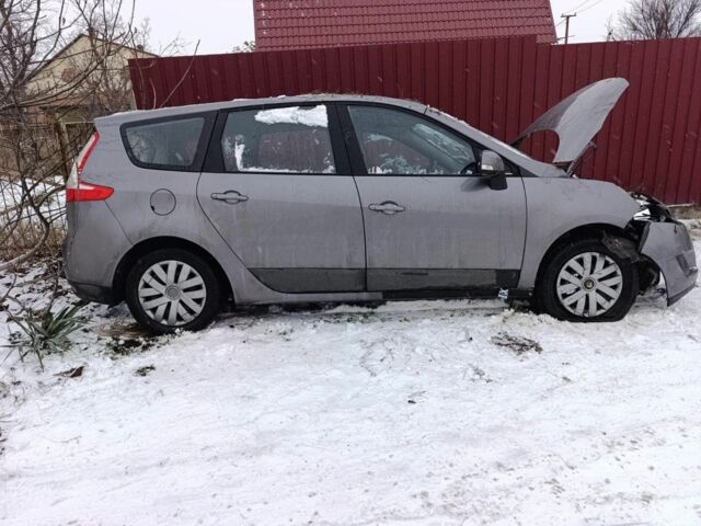 Сірий Рено Сценік III, об'ємом двигуна 1.5 л та пробігом 155 тис. км за 3100 $, фото 1 на Automoto.ua