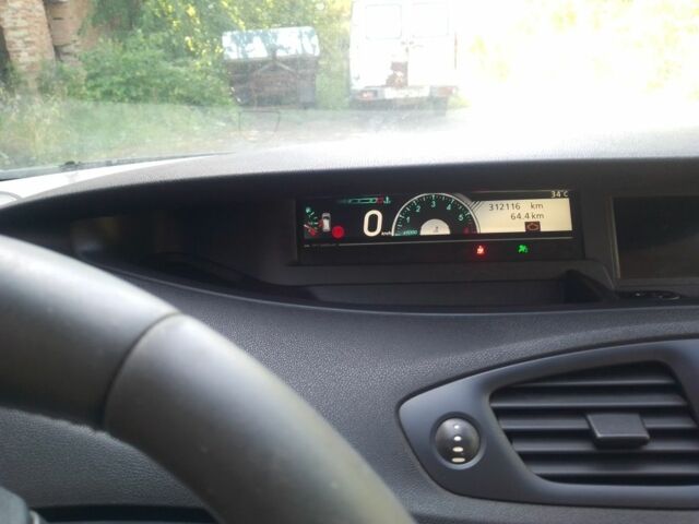 Сірий Рено Сценік III, об'ємом двигуна 1.5 л та пробігом 312 тис. км за 6268 $, фото 4 на Automoto.ua