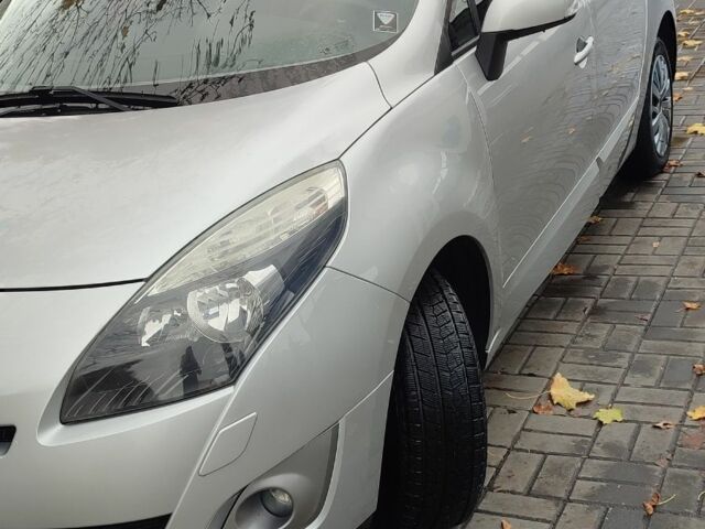 Сірий Рено Сценік III, об'ємом двигуна 1.5 л та пробігом 3 тис. км за 8500 $, фото 5 на Automoto.ua