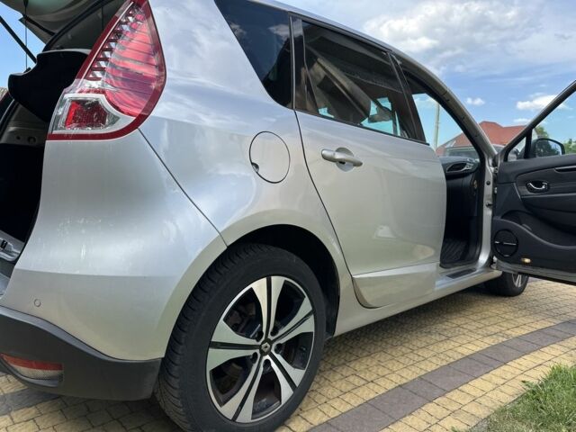 Сірий Рено Сценік III, об'ємом двигуна 1.6 л та пробігом 250 тис. км за 7200 $, фото 5 на Automoto.ua