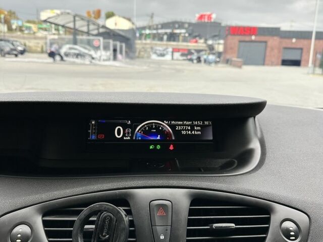 Рено Сценик III 2012 в Хмельницком на Automoto.ua Серый Рено Сценик III, объемом двигателя 1.5 л и пробегом 237 тыс. км за 7000 $, фото 6 на Automoto.ua