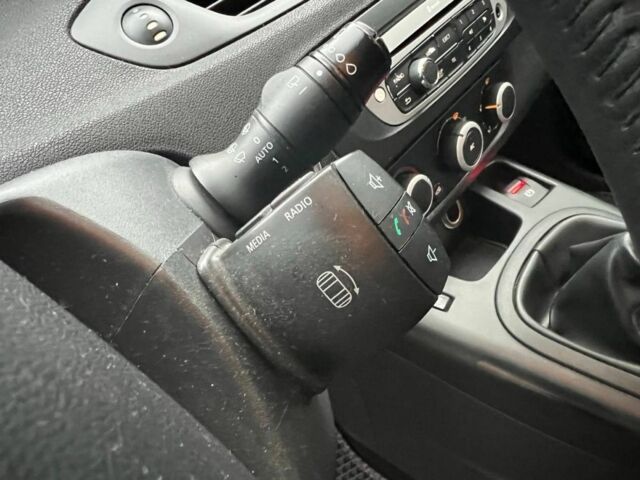 Серый Рено Сценик III, объемом двигателя 1.5 л и пробегом 250 тыс. км за 7700 $, фото 11 на Automoto.ua