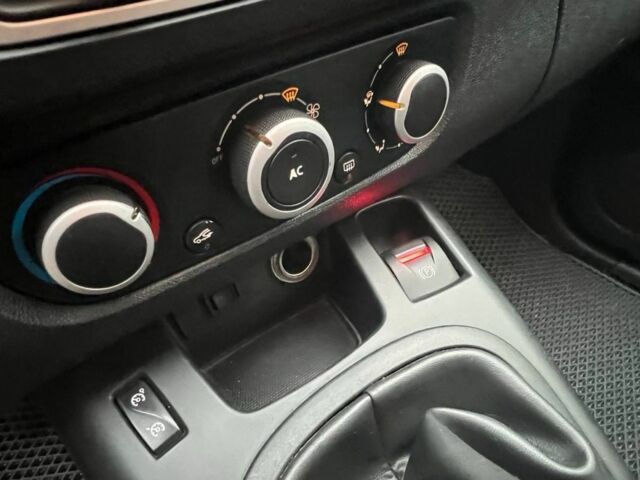 Серый Рено Сценик III, объемом двигателя 1.5 л и пробегом 250 тыс. км за 7700 $, фото 13 на Automoto.ua