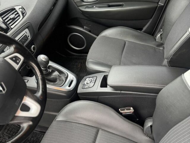 Сірий Рено Сценік III, об'ємом двигуна 1.5 л та пробігом 257 тис. км за 7400 $, фото 12 на Automoto.ua